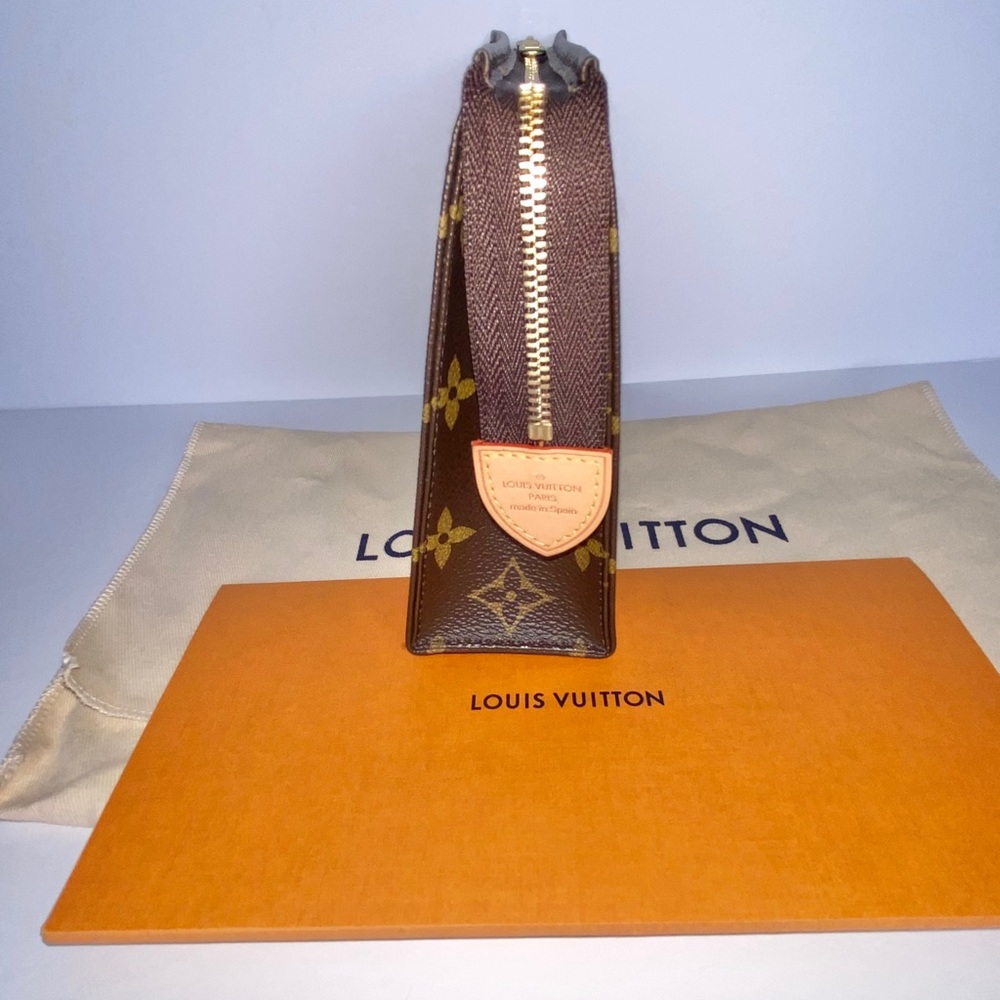 ❌SOLD ❌Toiletry 19 - Picture 12 of 15